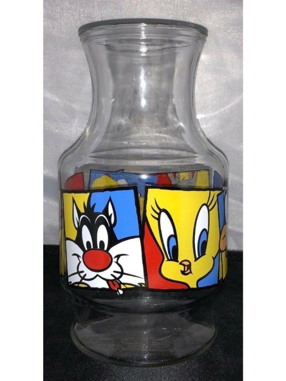 Anchor Hocking Looney Tunes Glass Pitcher Carafe USA 1994 Bugs Daffy Tweety Taz